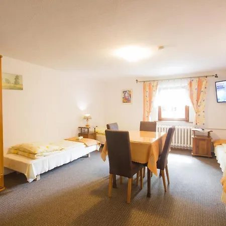 Roz W Miedzygorzu Проживание в семье